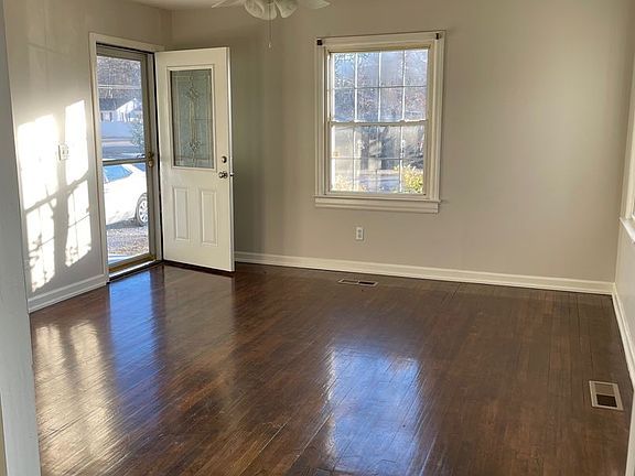 5th image of 1427 Halsey Ave NE