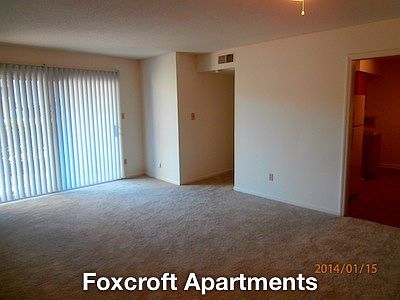 4th image of 1002 Foxcroft Ln APT 1
