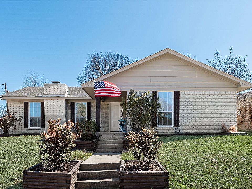 1st image of 403 Dogwood Dr