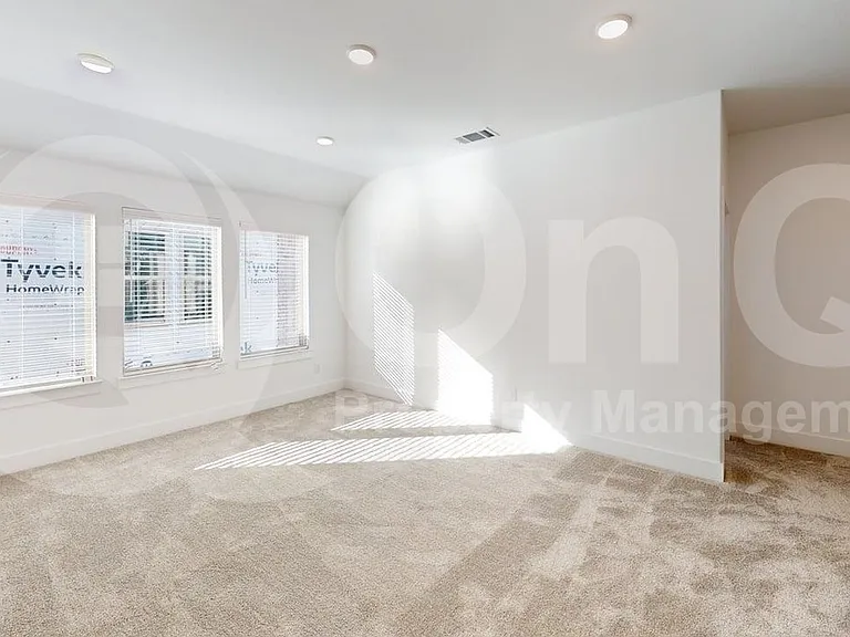1908 Briar Hill Dr — Photo 10