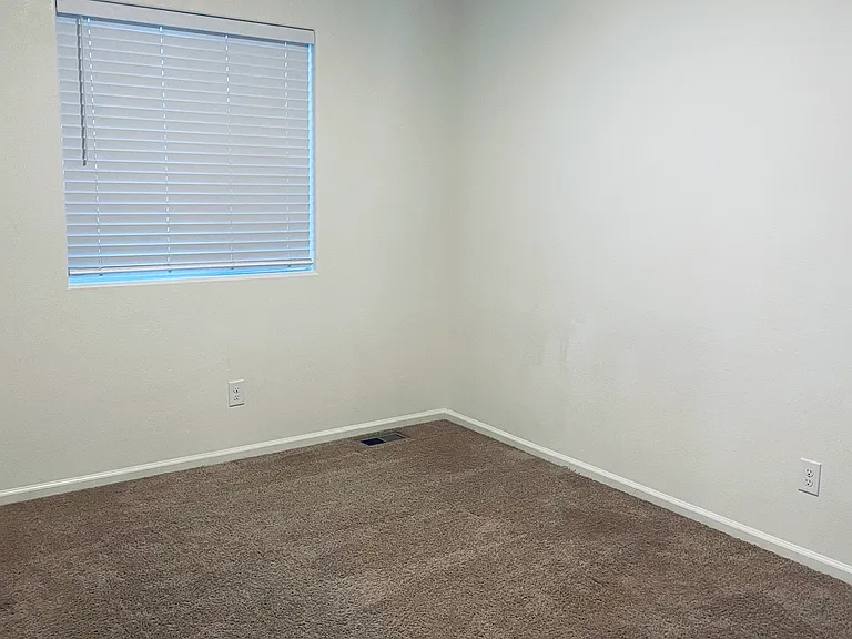 47340 Lilac Ave — Photo 7
