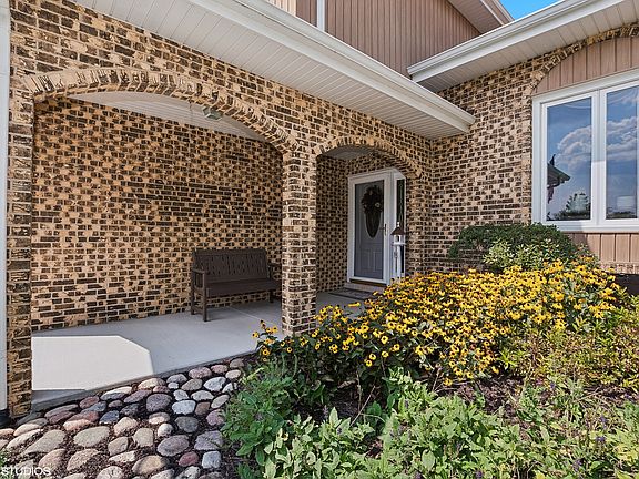 2nd image of 9038 Doral Ln