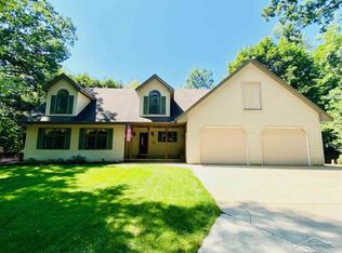 152 W Pineview Dr, Saginaw, MI 48609