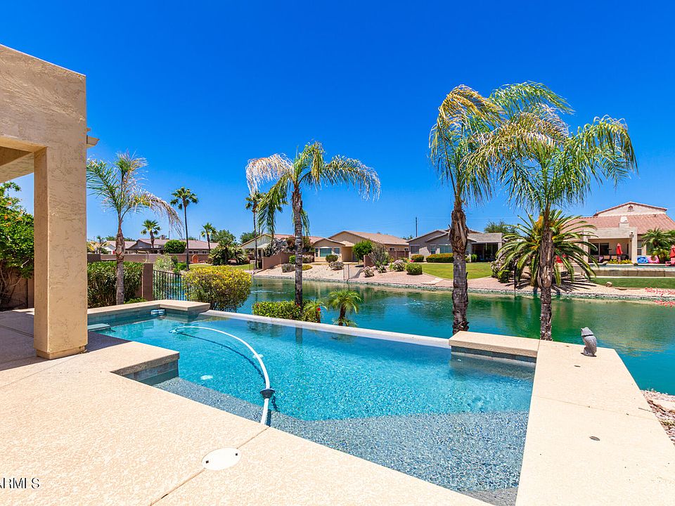 1st image of 722 E TORREY PINES Place