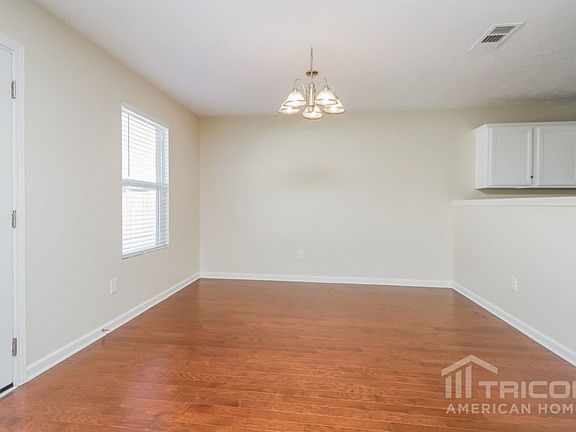 3rd image of 241 Campfire Dr