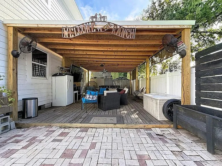 902 W Baker St — Photo 14