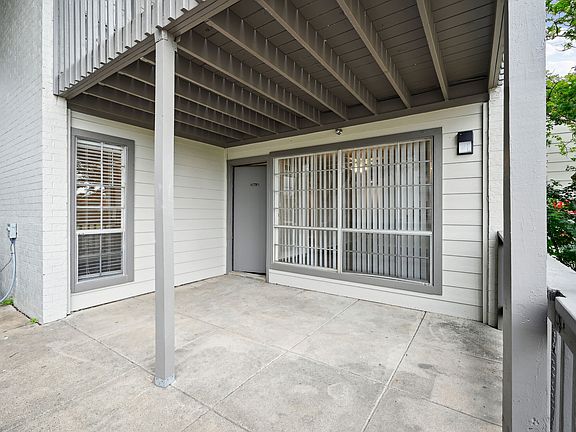 2nd image of 1370 Rigsbee Dr #8D