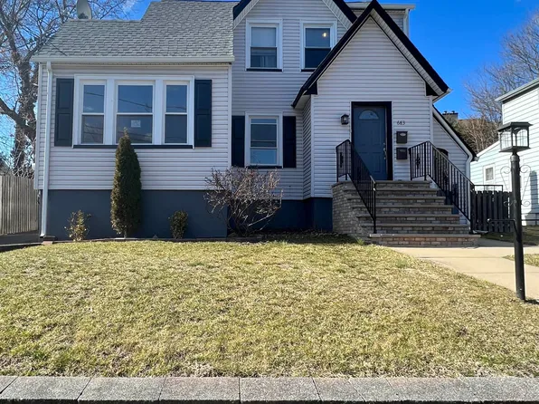 683 Center Ave, River Edge, NJ 07661