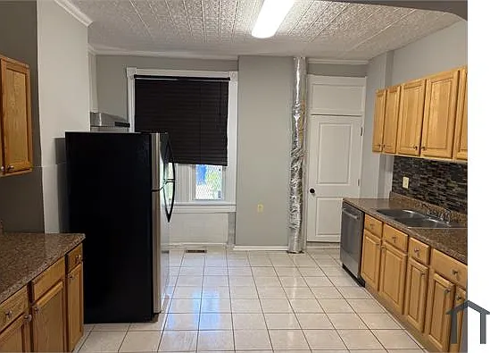 3 bed, 1260 sqft, $1,500 — Photo 2