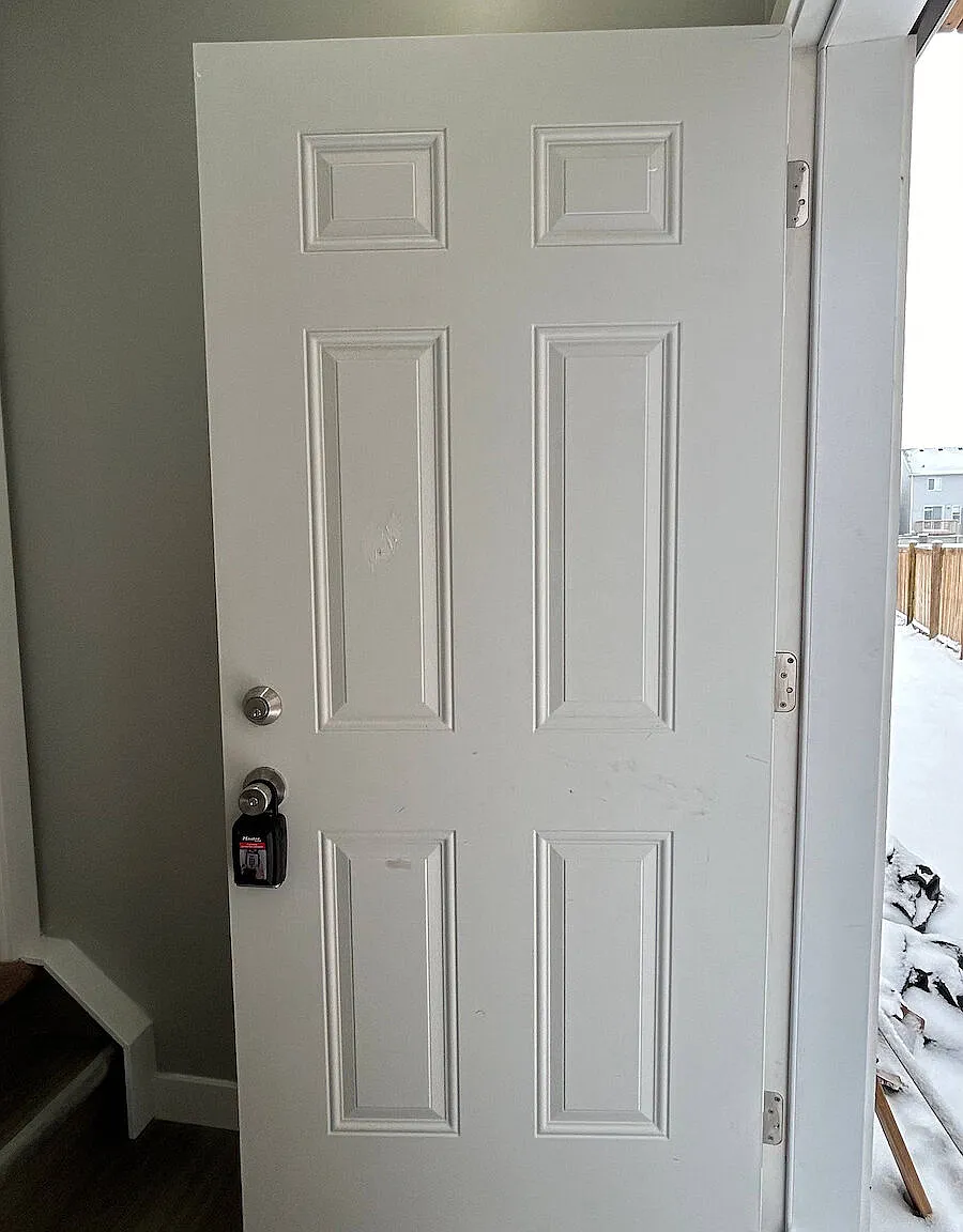 Basement 664 Windbrook Heights, SW Airdrie — Photo 2