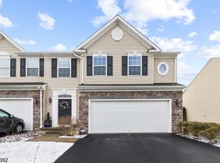 23 Washington Square Cir, Washington, NJ 07882