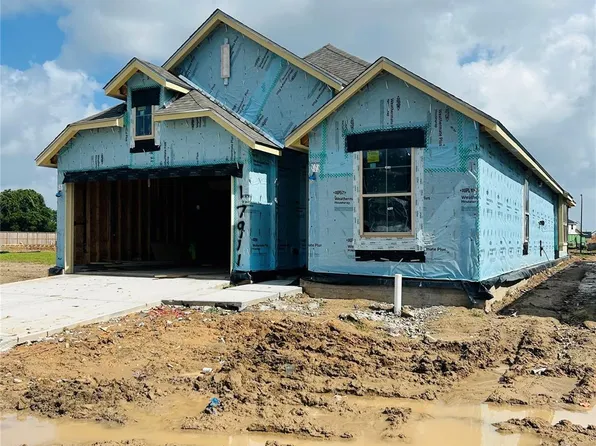 17911 Oakwood Stream Dr, Webster, TX 77598