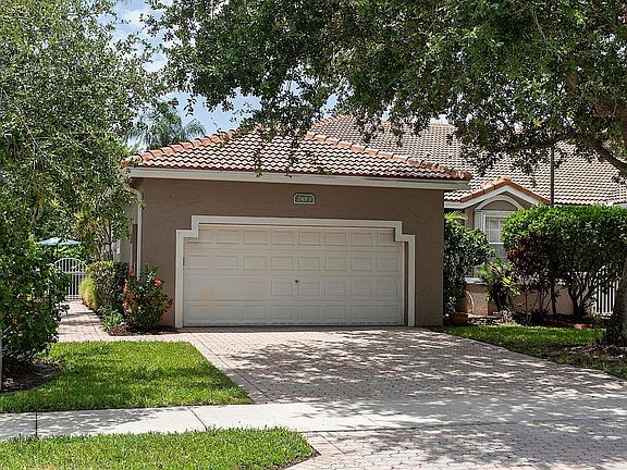 2nd image of 2901 E Aragon Boulevard #1