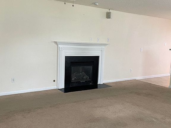 3rd image of 255 Timbermill Dr