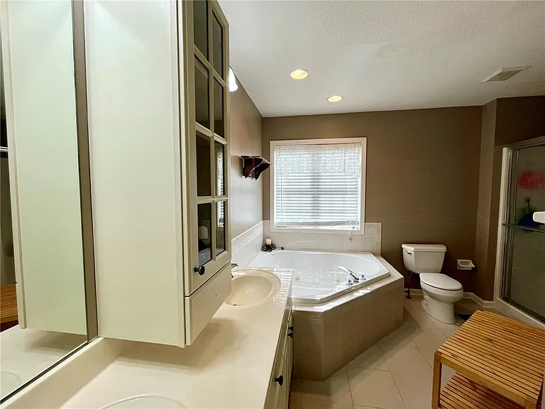 6872 Chestnut Hl — Photo 11