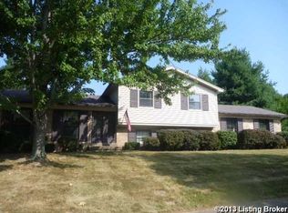 2822 Langdon Dr, Louisville, KY 40241