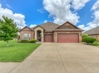 821 SW 32nd St, Moore, OK 73160