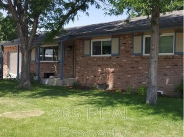 301 Olive Ln