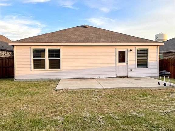 4th image of 1929 Elderberry St