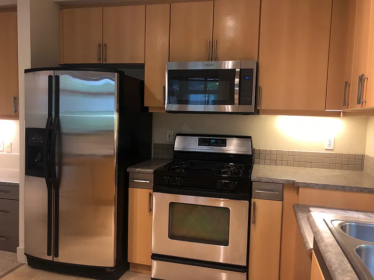 1700 N Northlake Way #106 — Photo 6