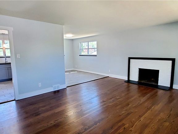2nd image of 2685 Santa Barbara Dr