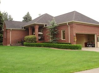 52170 Schoenherr Rd, Shelby Township, MI 48315