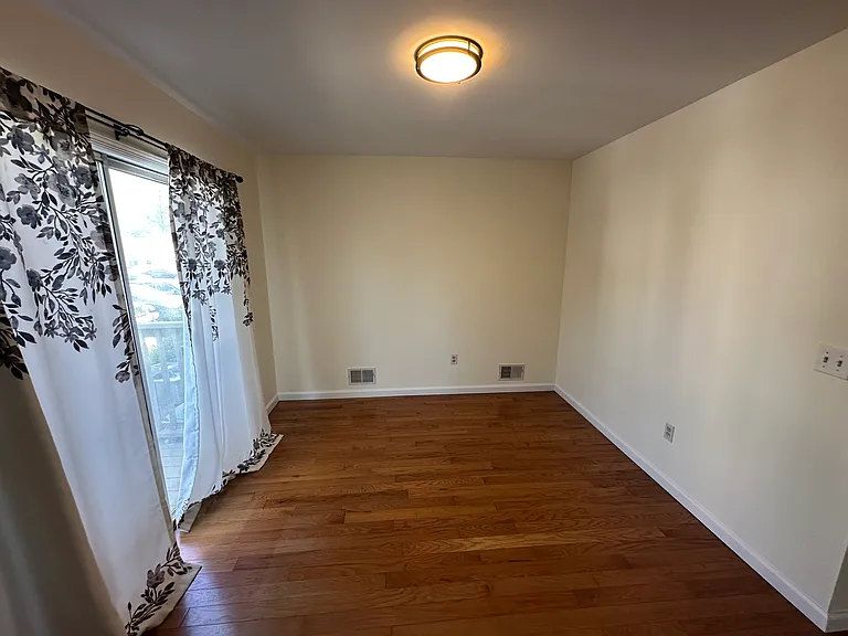 604 Wheatfield Ct #604 — Photo 8