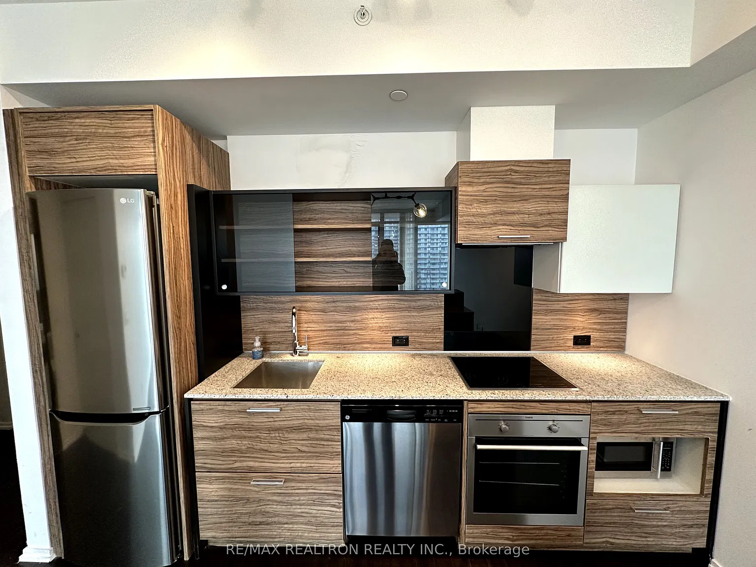 1 bed, $2,500 — Photo 3