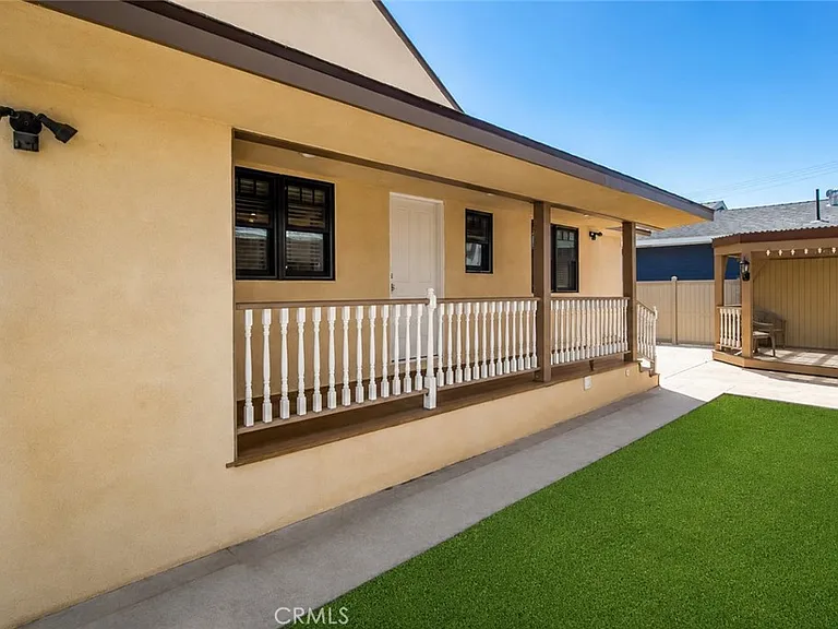 520 N Orange St — Photo 14