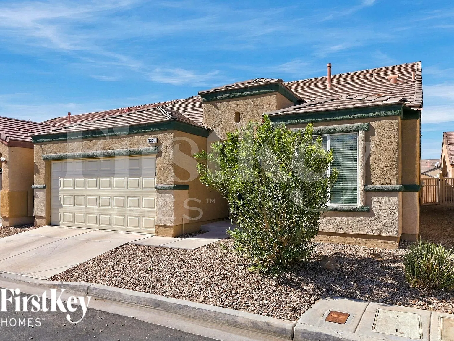3 bed, 2.0 bath, 1552 sqft, $1,720 — Photo 2