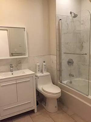 Rented by R New York | media 33