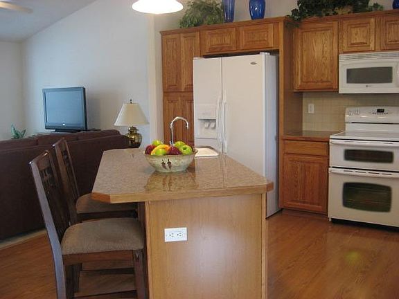 4th image of 903 Pinebrook Dr W