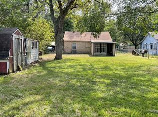 202 Hackberry St, Terrell, TX 75160