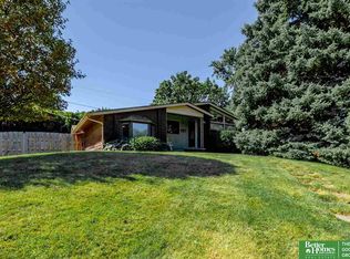 4653 Spring St, Omaha, NE 68106