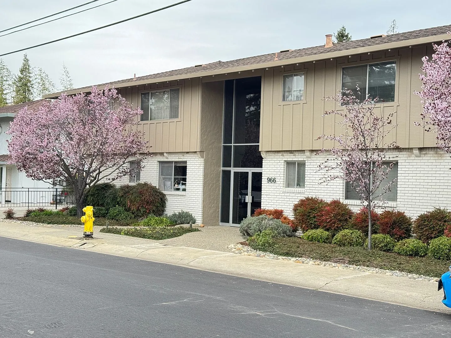 Fremont 966 — Photo 1