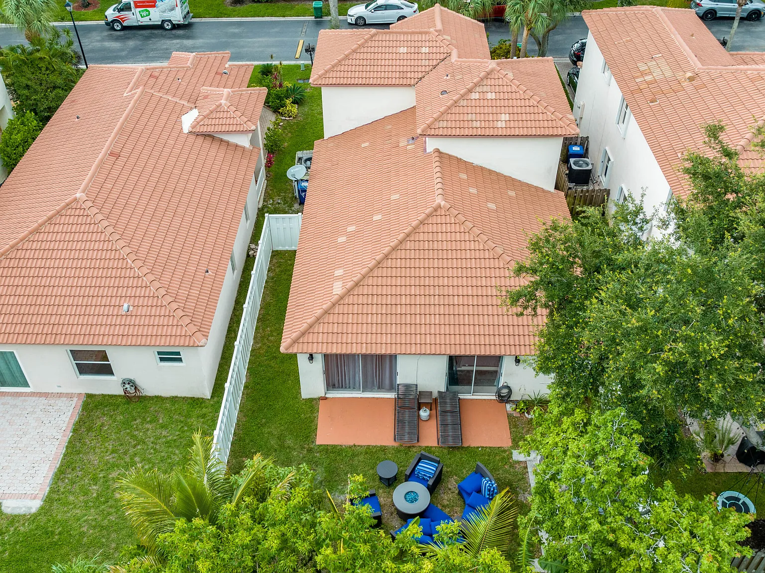 3 bed, 2.5 bath, 1760 sqft, $3,900 — Photo 3