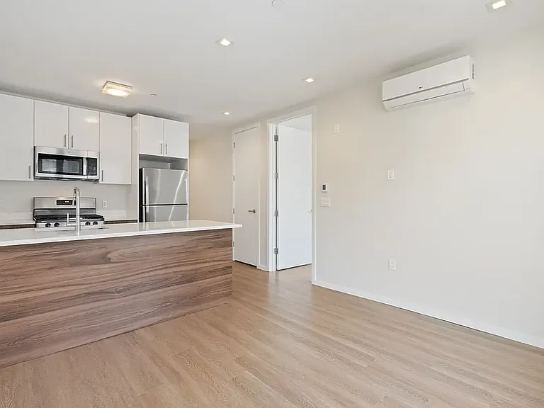 521 W 134th St #8B — Photo 10