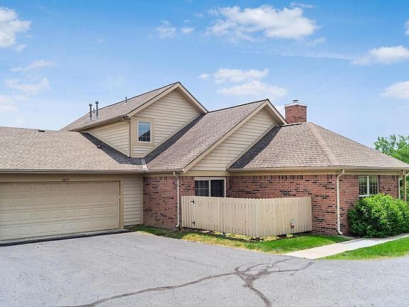 2nd image of 3099 Pine Manor Blvd