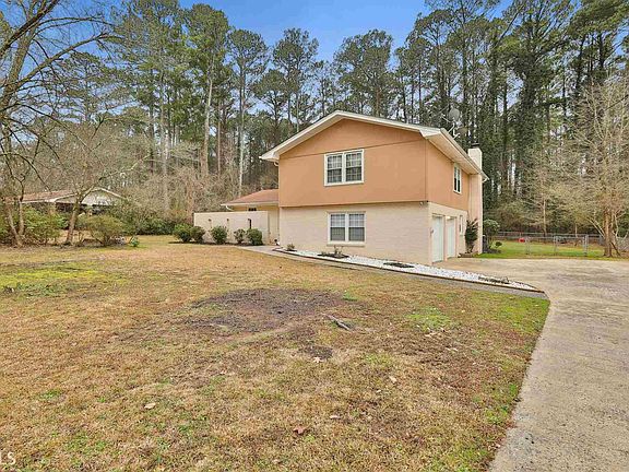 2nd image of 130 Rosewood Dr