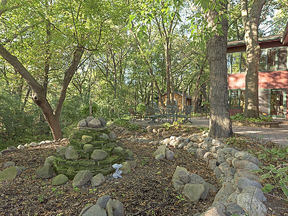 4th image of 9518 Woodridge Cir
