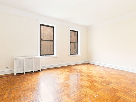 4th image of 4861 Broadway APT 3S