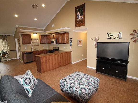 5th image of 21 Julia Dr