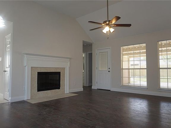 3rd image of 1330 Riverview Ln