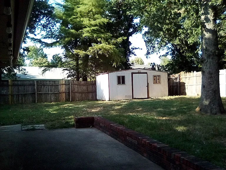 7725 NW 20th St — Photo 18