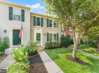 203 Shirley Sq SE, Leesburg, VA 20175