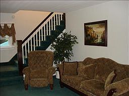 3rd image of 19 Woodside Ter