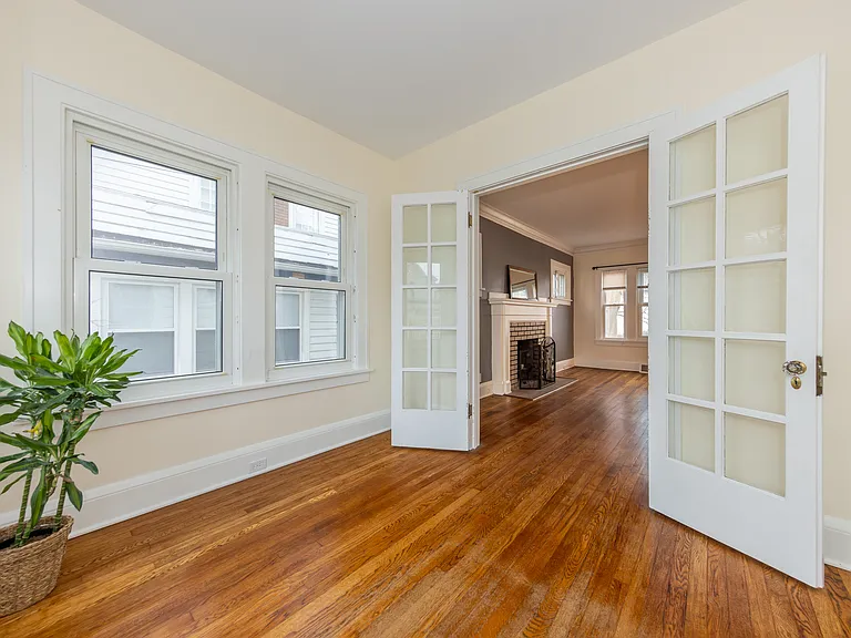 3354 Altamont Ave — Photo 4