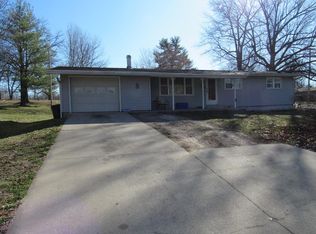 1302 Pine Dr, Macon, MO 63552