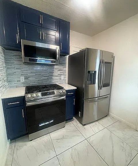 3819 Roseland Ave — Photo 11