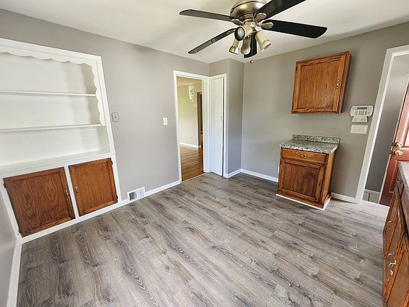 4th image of 206 Traver Cir